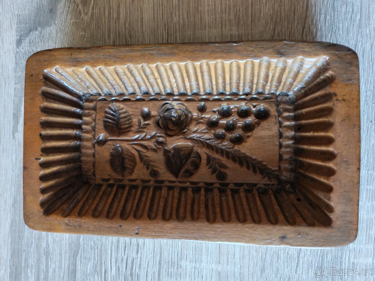 Starožitná dřevěná máselnice - 2