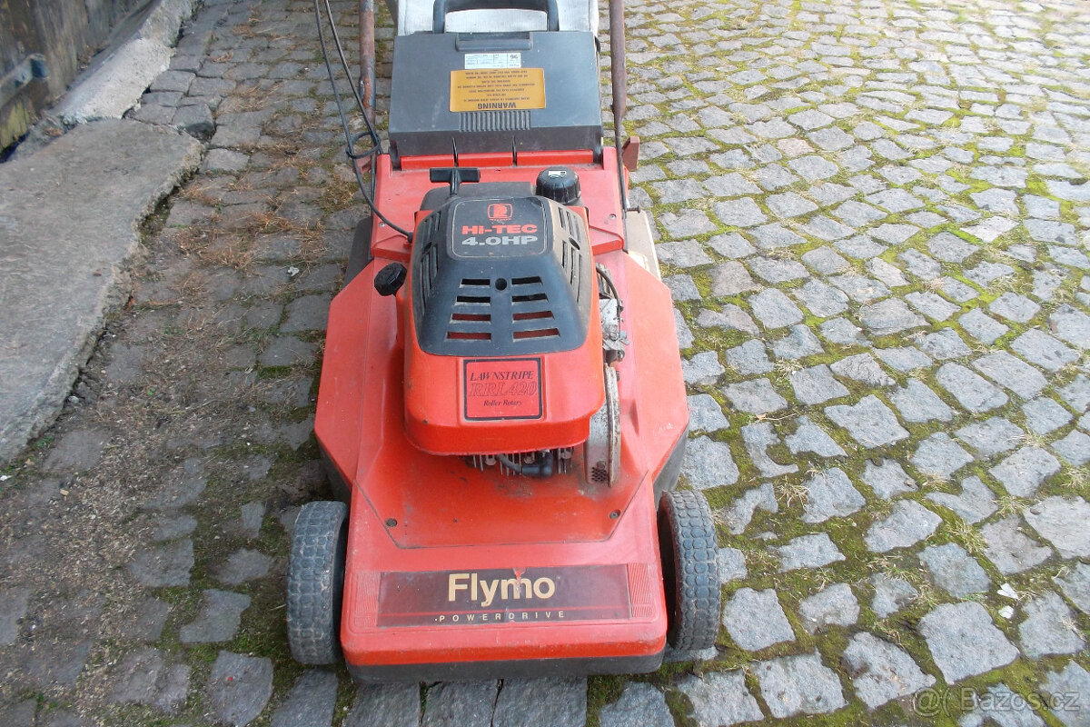 Benzínová sekačka Flymo s pojezdem - 2