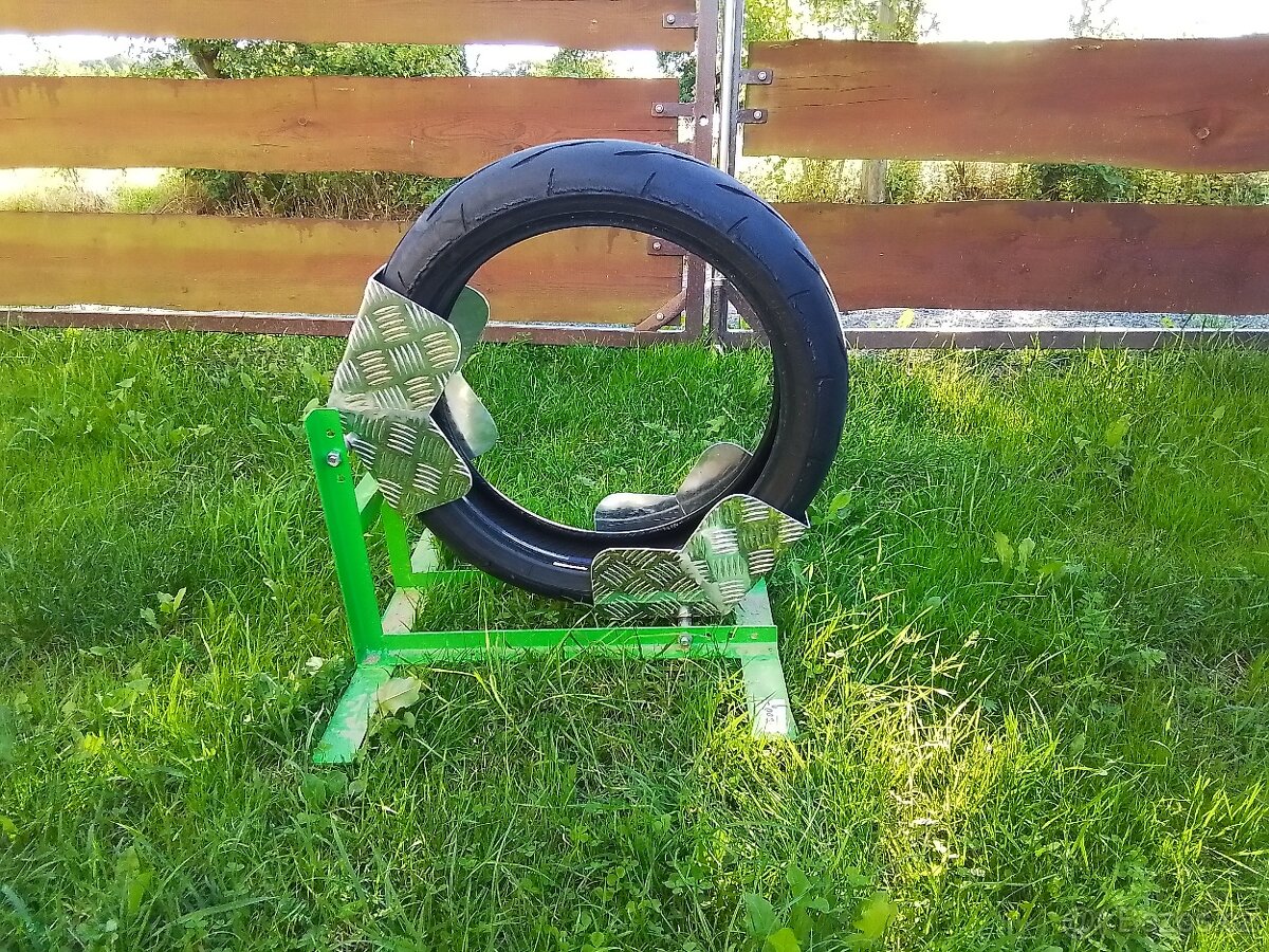 Stojan na motorky - 2