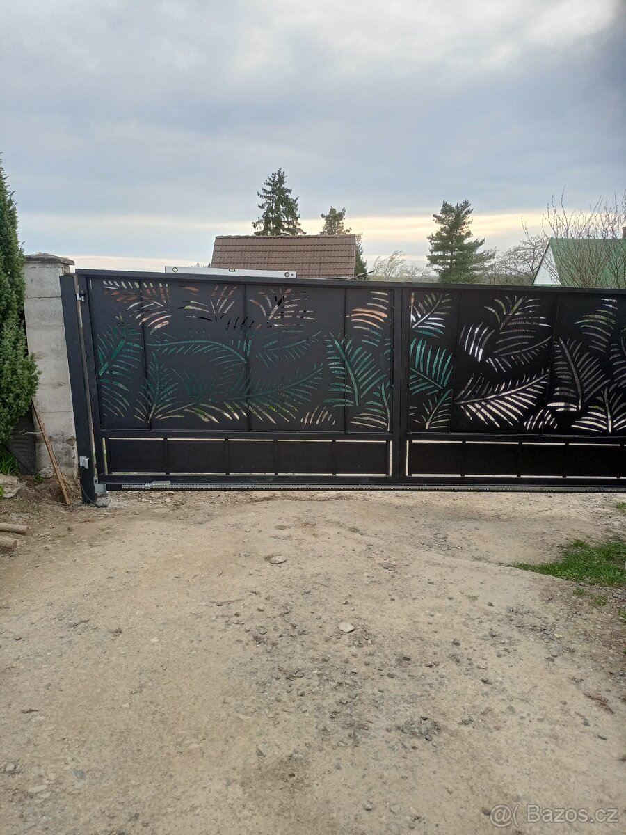 prodám vrata i motorem - 2