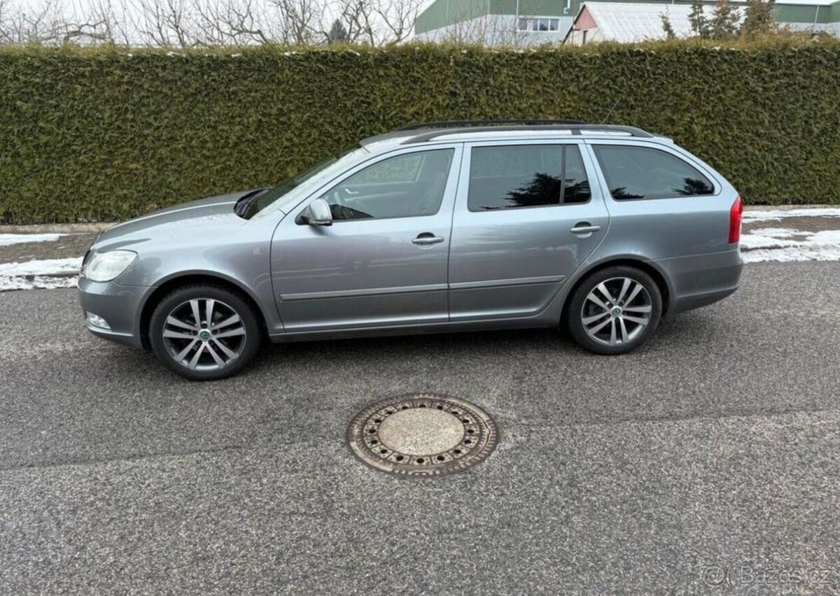 Škoda Octavia 1,4TSi/90kw ,serviska nová STK benzín - 2