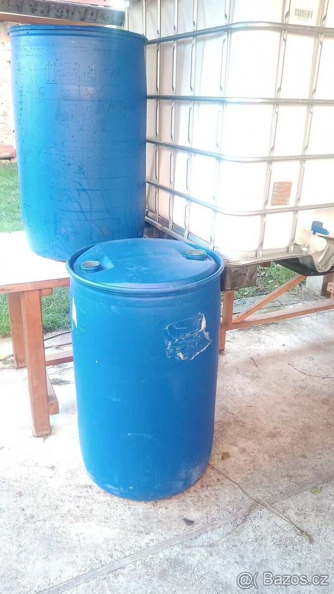 Plastové sudy 220l - 2