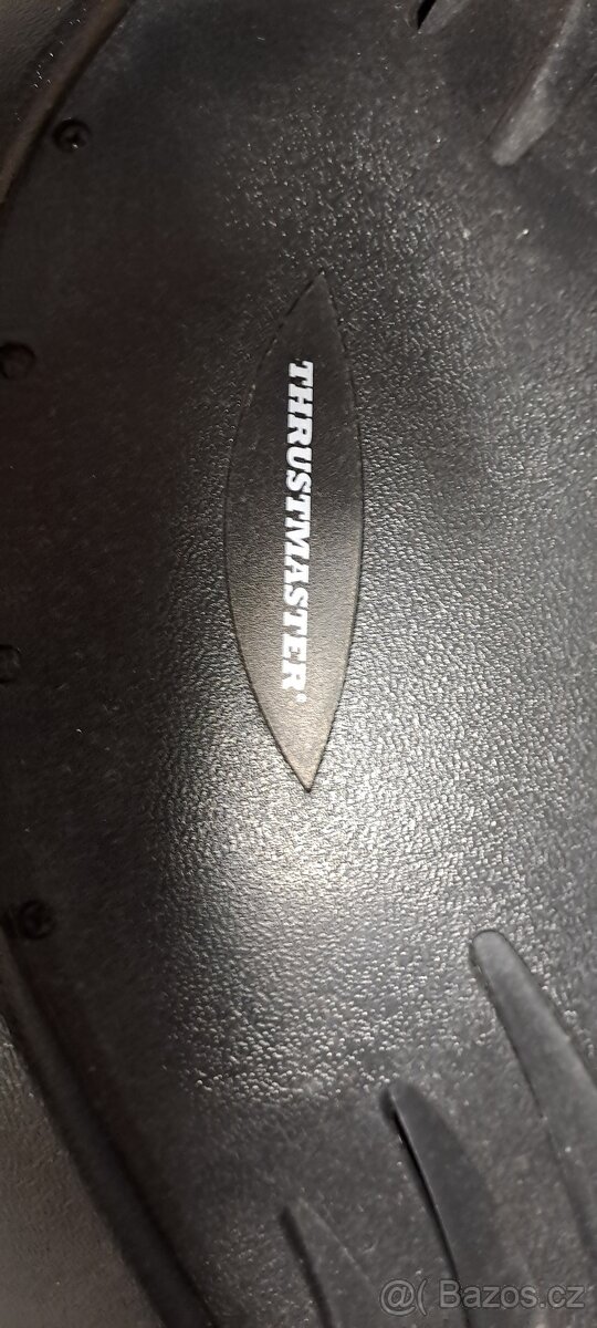 Pedály volantem.na PS4 - 2