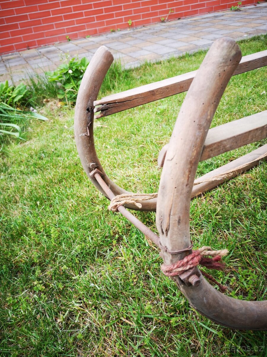 staré dřevěné sáně - 2