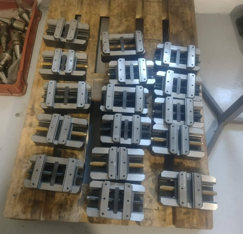 Samostředící Svěráky LANG - 2