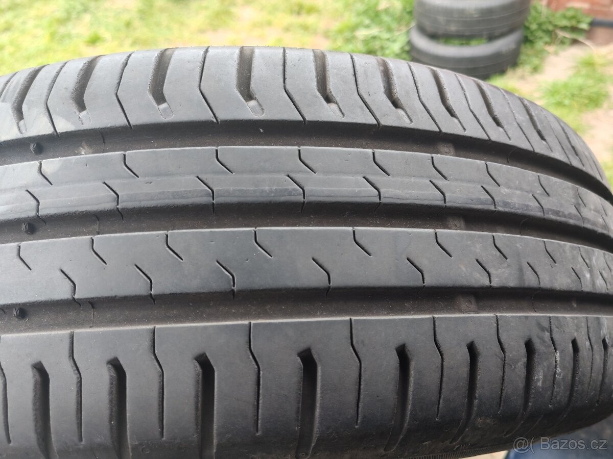 195/65/15 Continental - 2