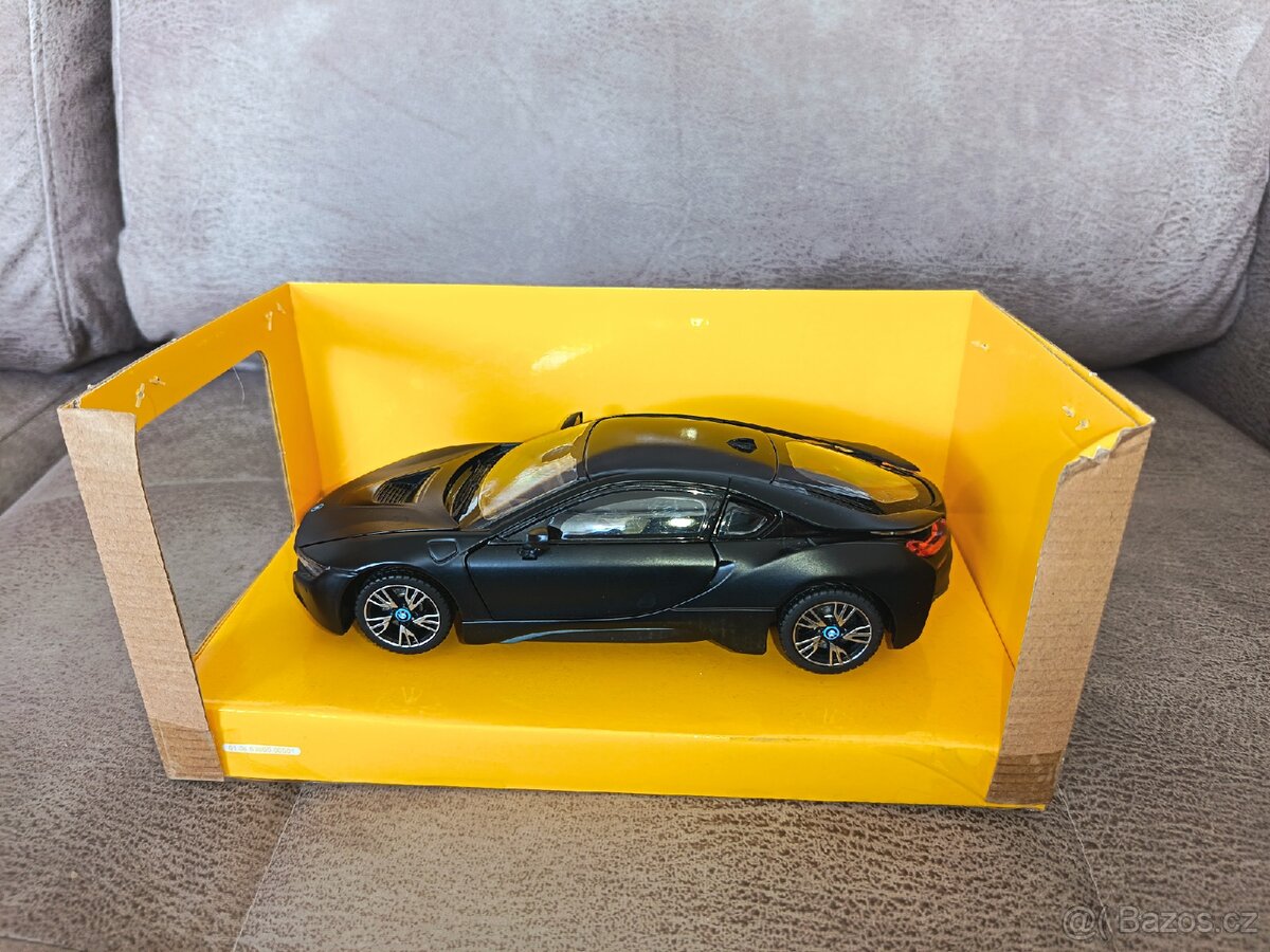 BMW i8 1:24 - 2
