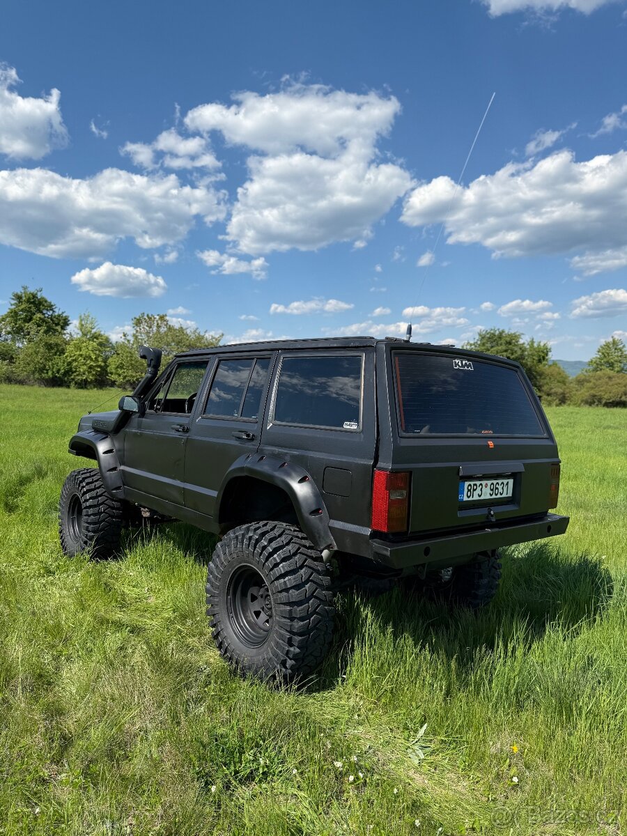 Jeep Xj 4.0 Patrol nápravy vše v TP