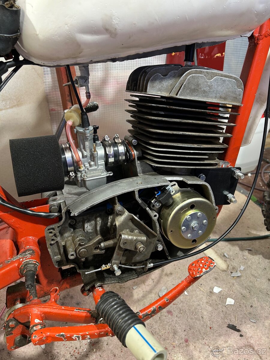 Čz 175/487 upravená na 200ccm a zvětšené kanálky - 2