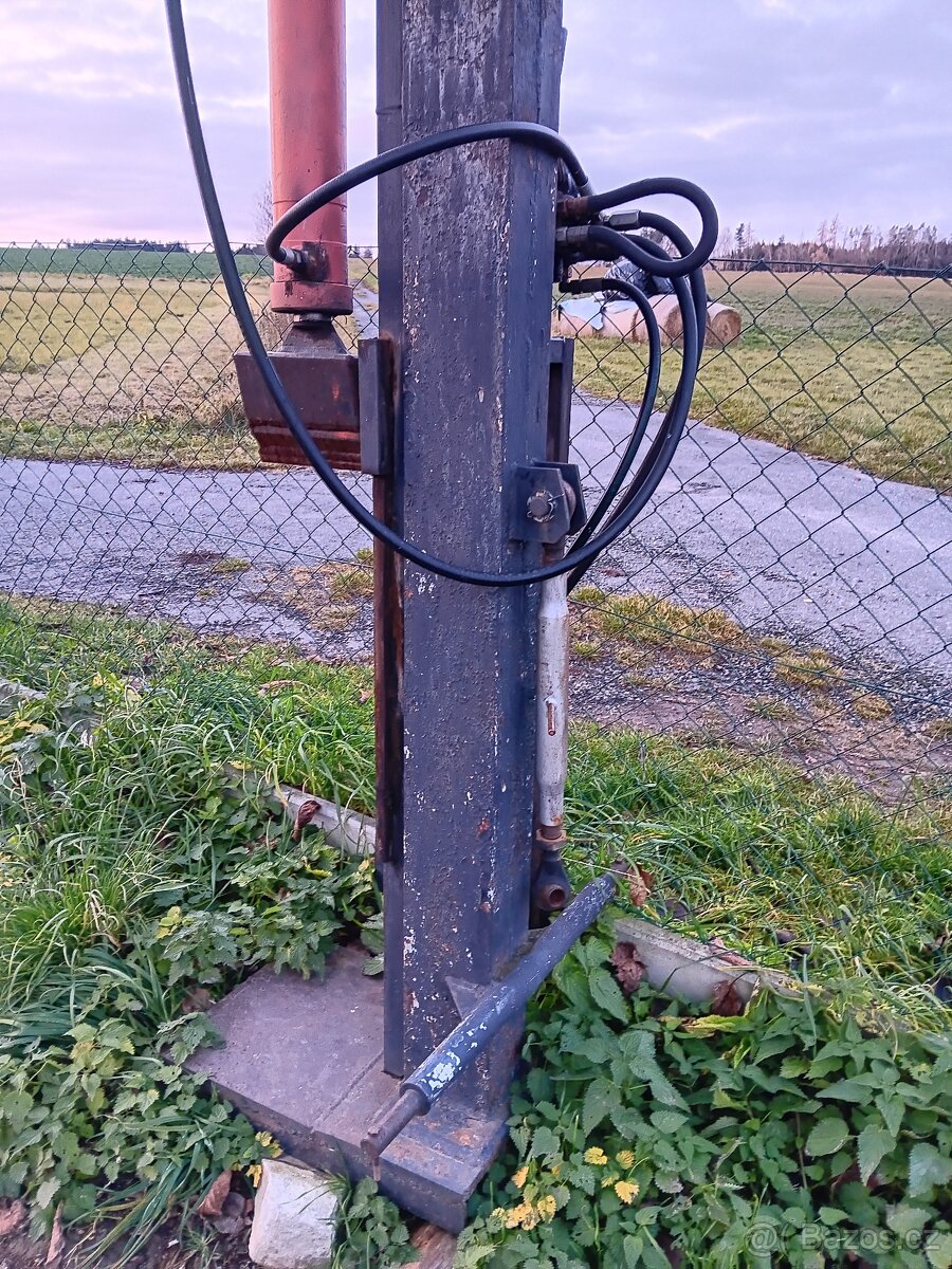 Štípačka dřeva - 2