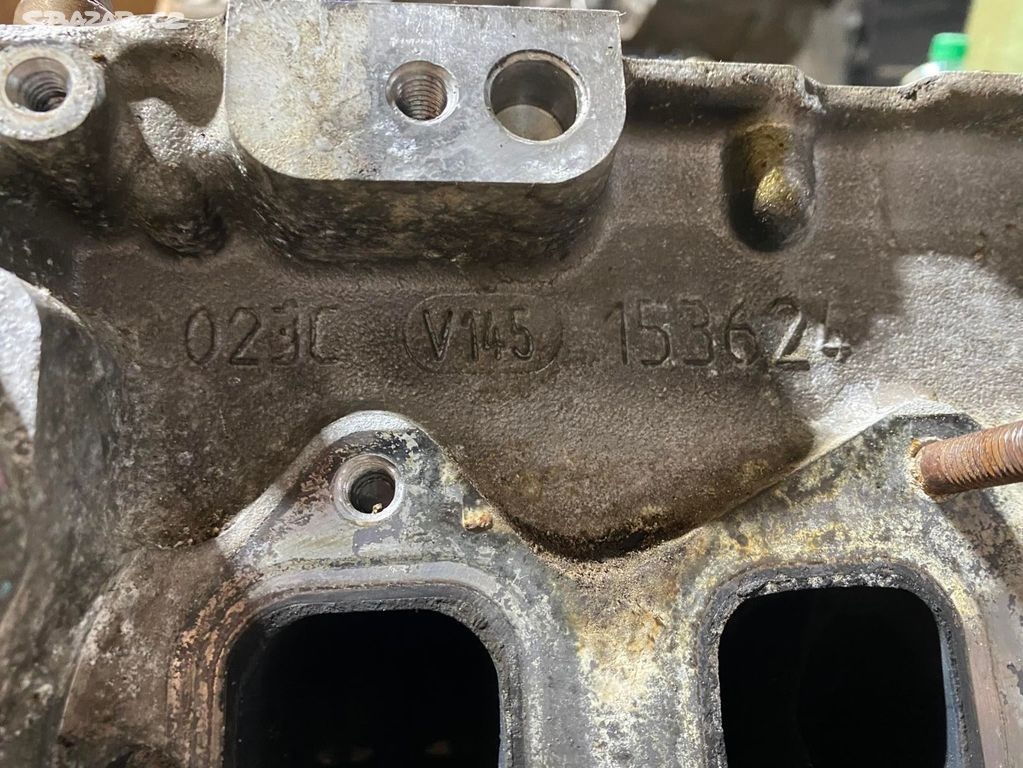 Hlava válců 3.2FSI 184kw AXZ 023C V145 - 2