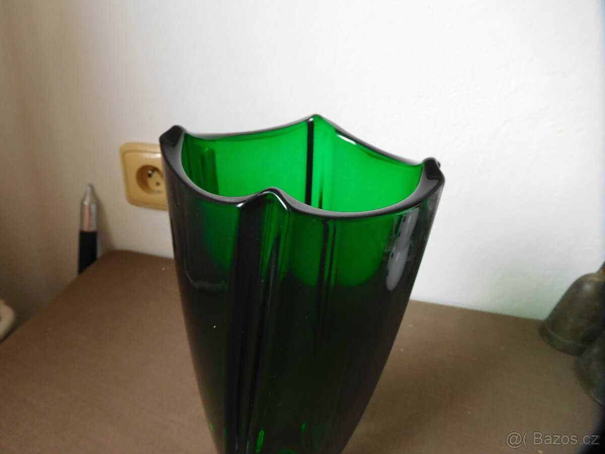 ZAJÍMAVÁ VÁZA - HUTNÍ SKLO - 2