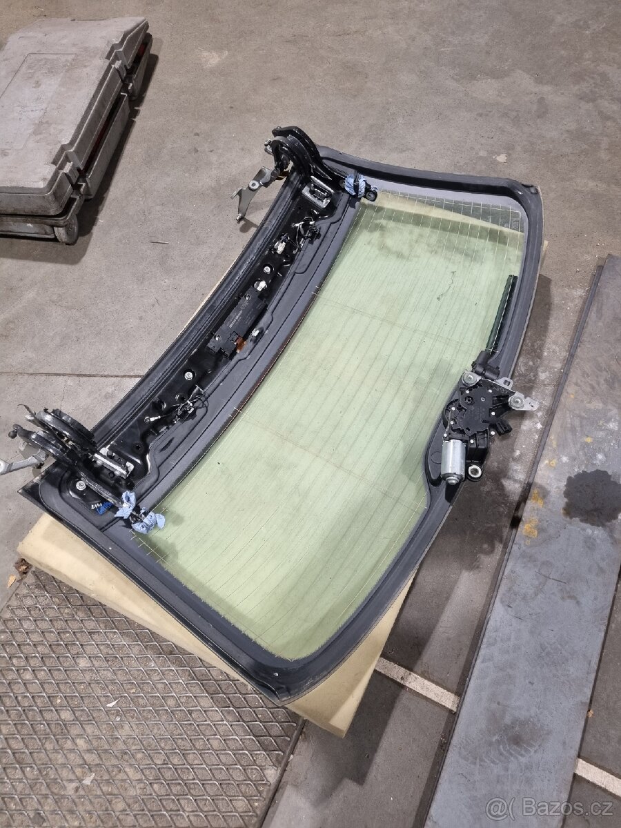 Zadní sklo, okno, víko BMW F11, zámek, ostřikovač - 2