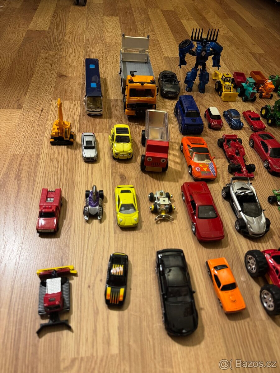 Auta a jiné hračky - 2