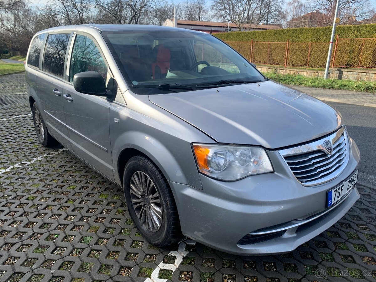 Lancia Voyager 2,8CRD,7 míst - 2