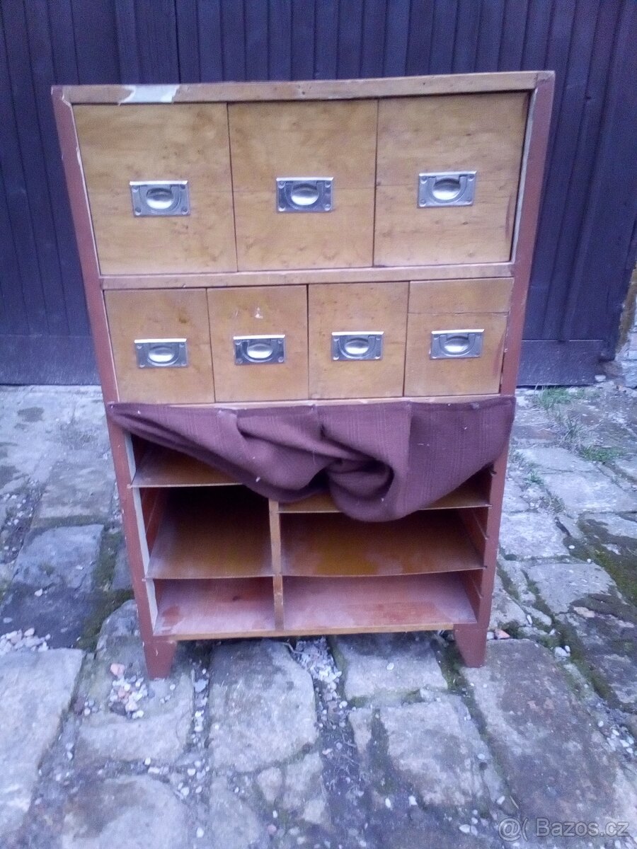 skrinka starozitna se supliky - 2