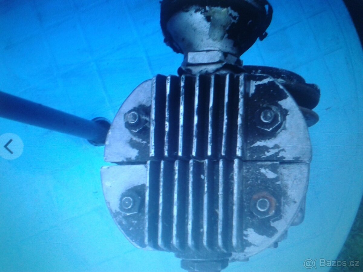 jednopístový kompresor z nákl. vozidla - 2