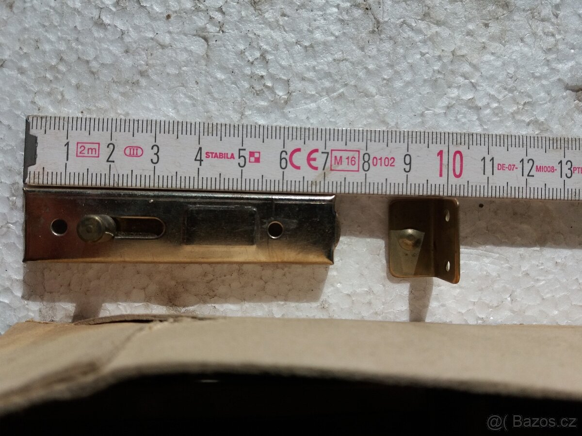 Zástrčky nábytkové 80 kusů. - 2