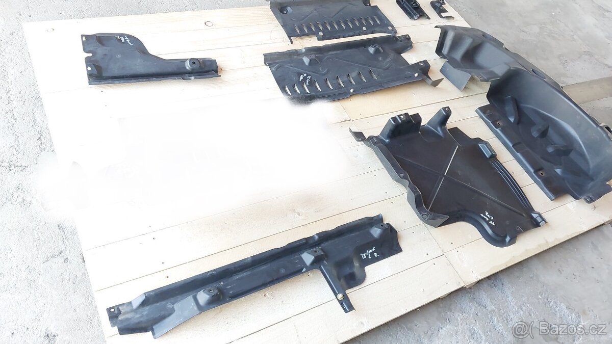 VW Transporter T5 – KRYTY - PLASTY PODVOZKU - 2