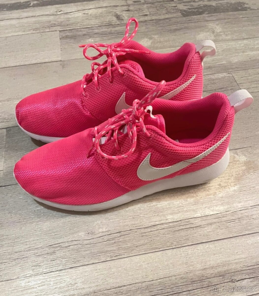 tenisky značky Nike - 2