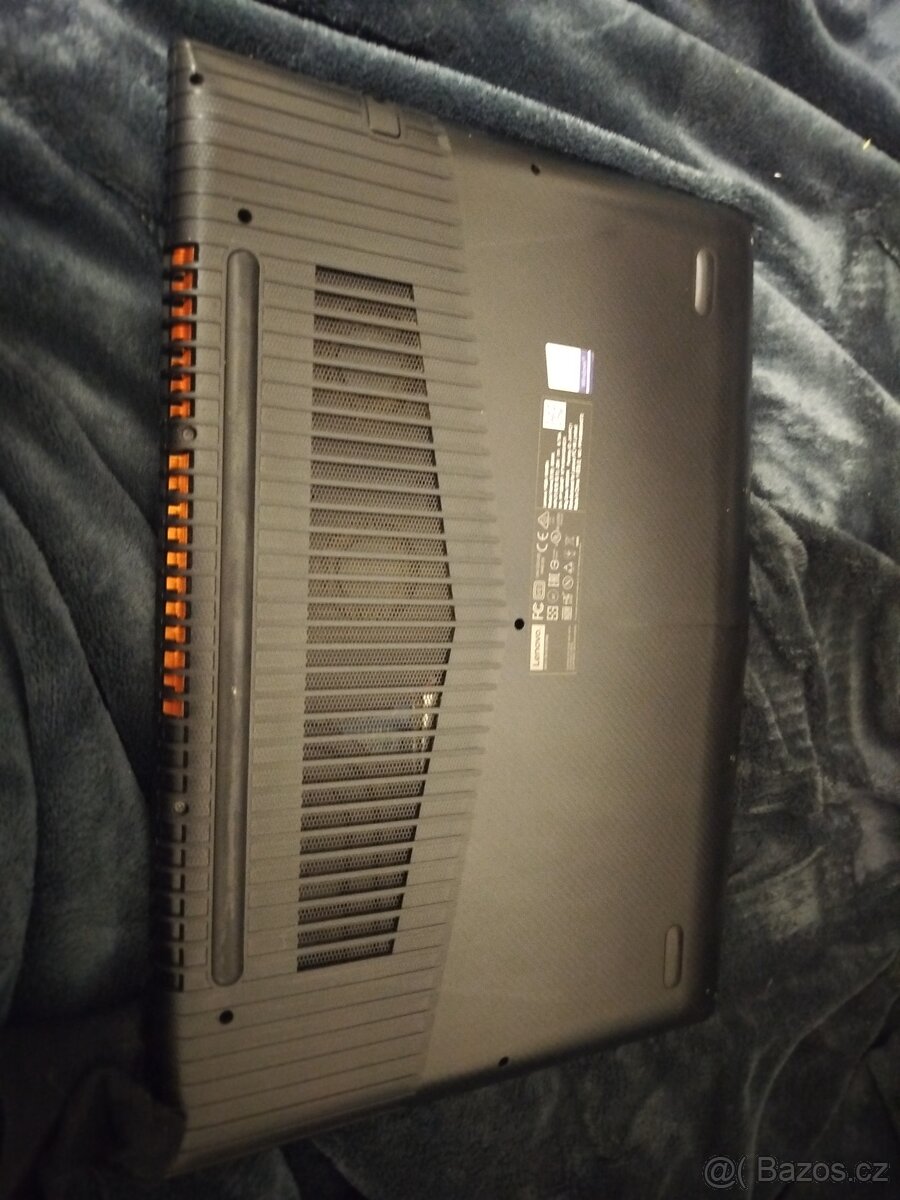 Lenovo legion Y520 - 2