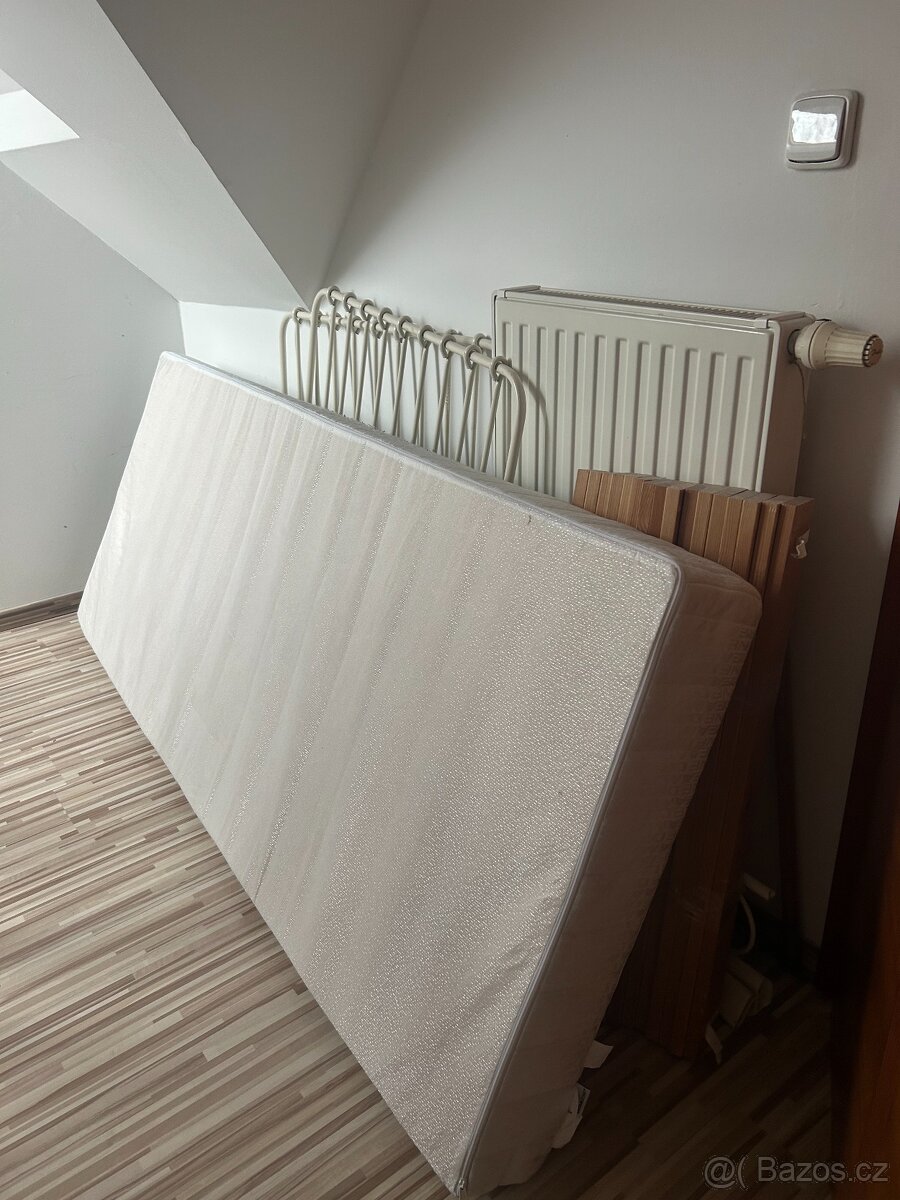 2 rostoucí kovové postele IKEA s dřevěným roštem – rozložené - 2