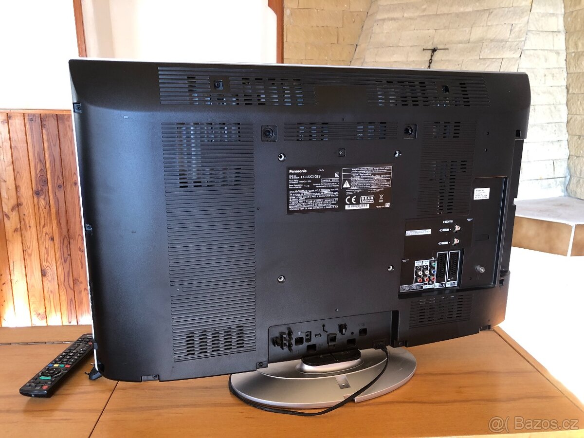 Panasonic TX-L32C10E - 2
