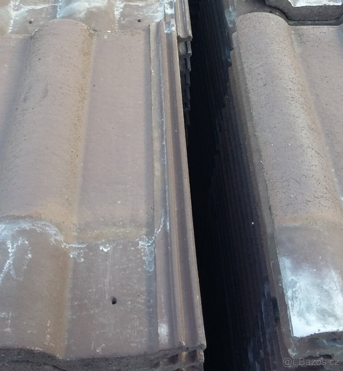 KM BETA hnědé matné střešní tašky přes 300 ks - 2