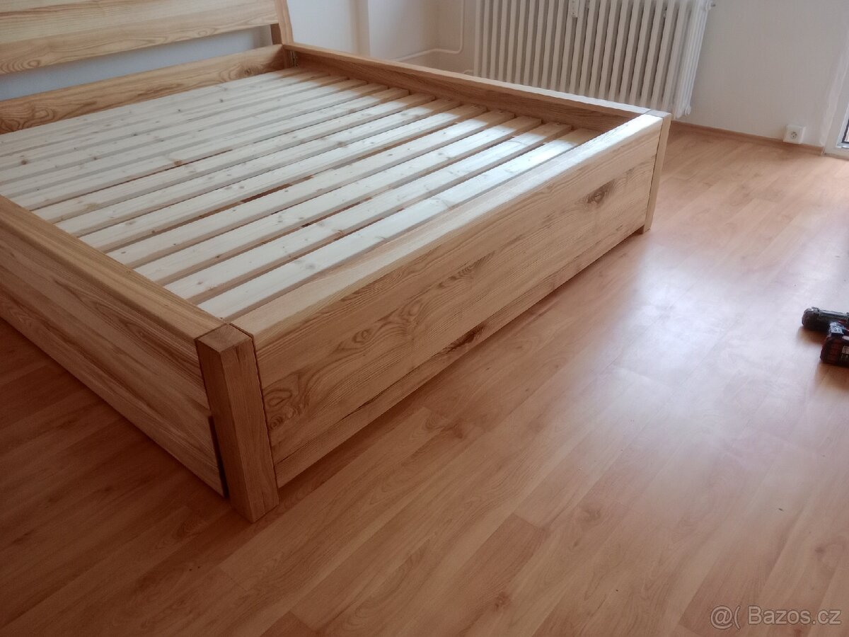 Manželská postel masiv jasan - 2