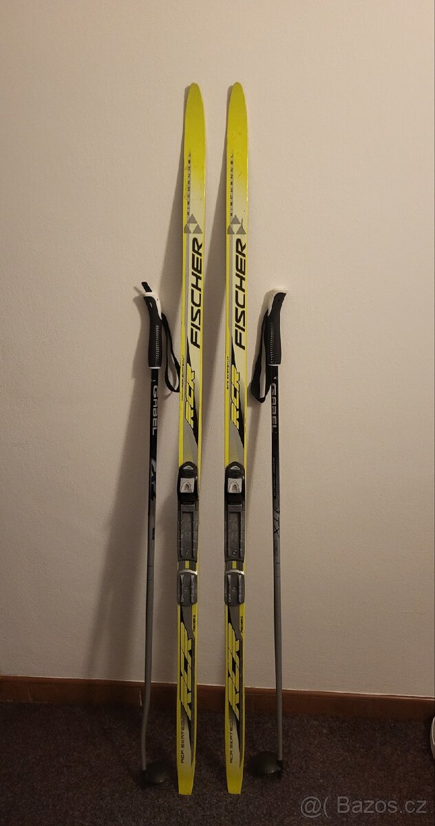 Prodám juniorské běžky Fisher skate + hůlky - 2