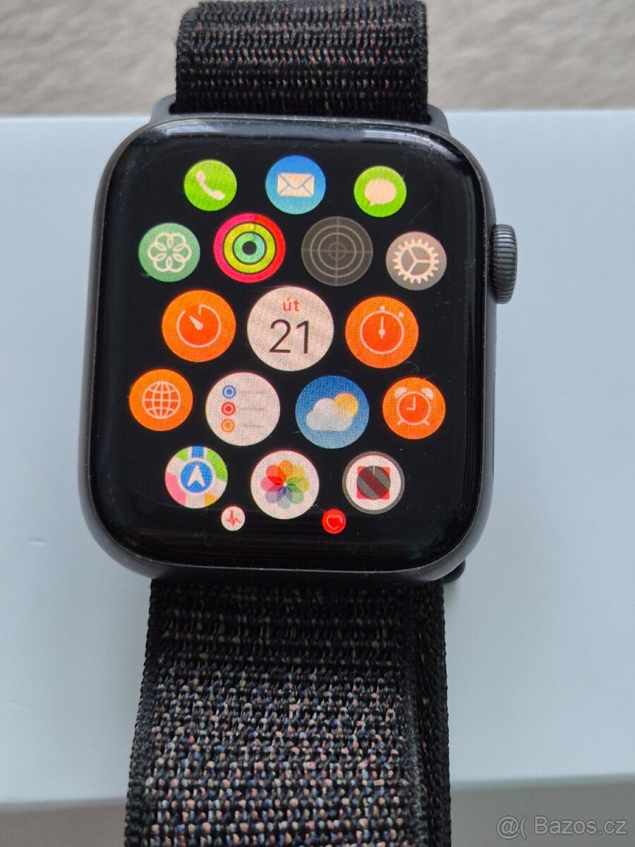 Apple Watch 4 44mm - 2