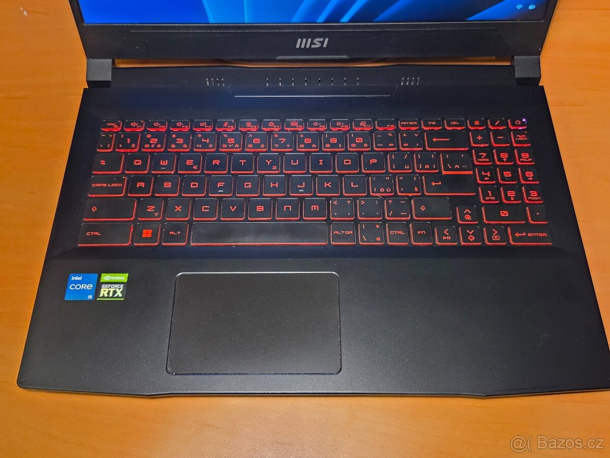 Herní notebook MSI Katana GF66 11UE - 2