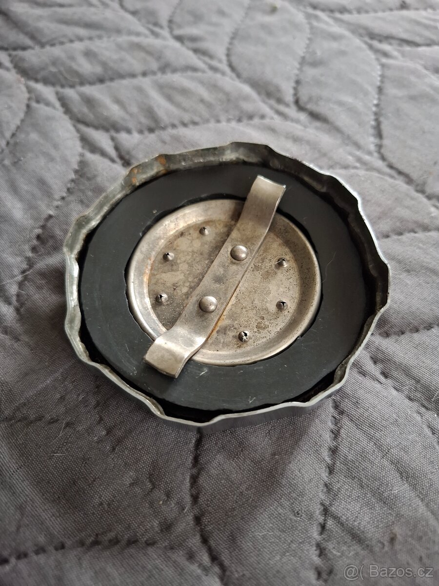 Víčko nádrže Jawa - 2