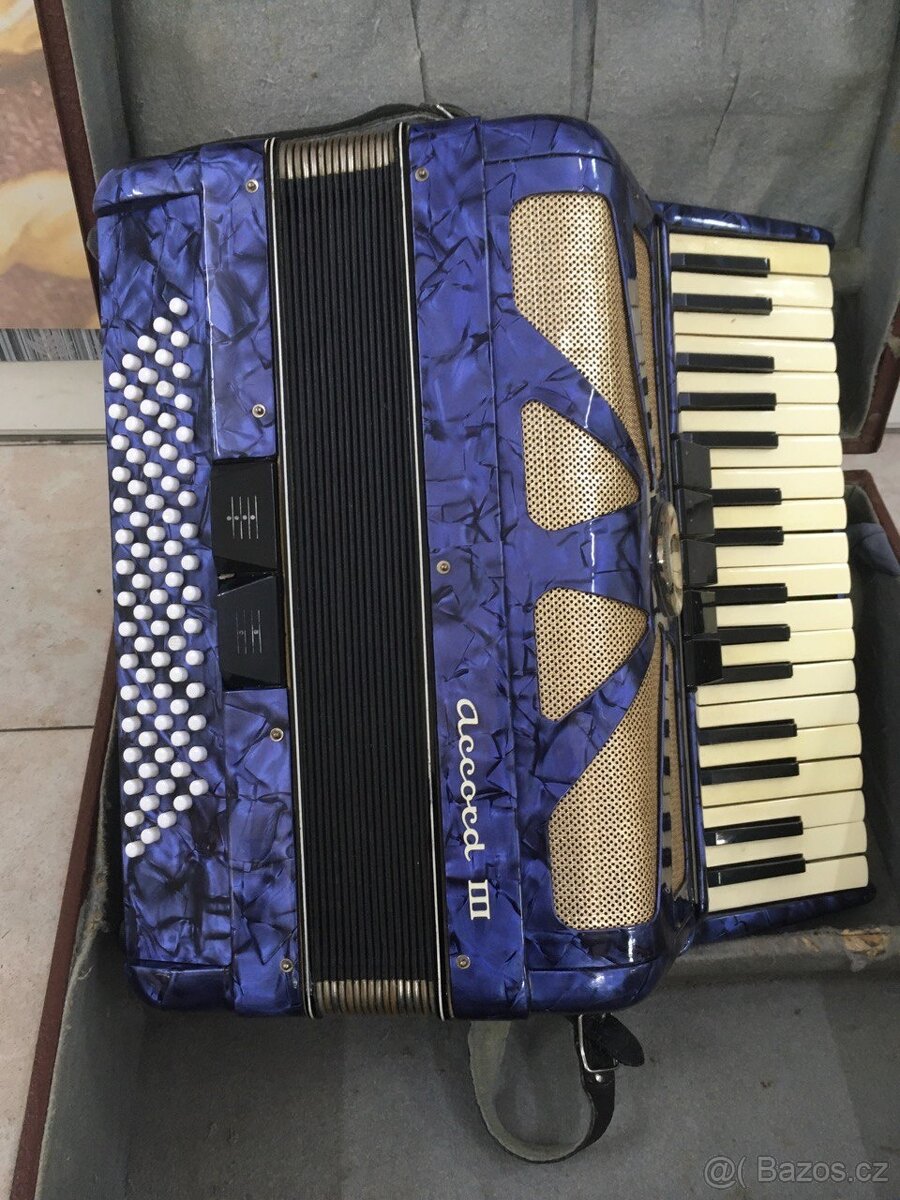 Akordeon Lignatone Accord III - 2