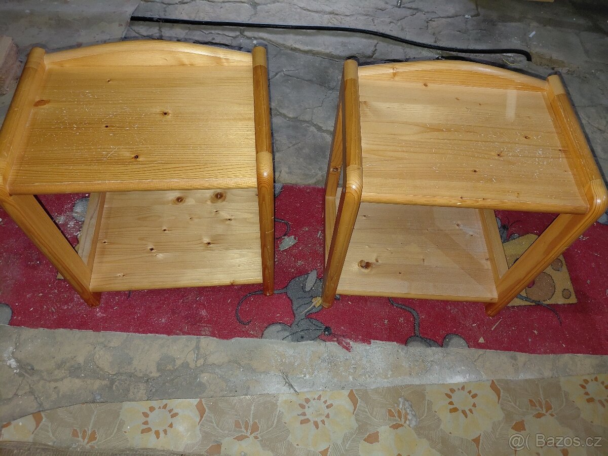 Noční stolek-masiv - 2