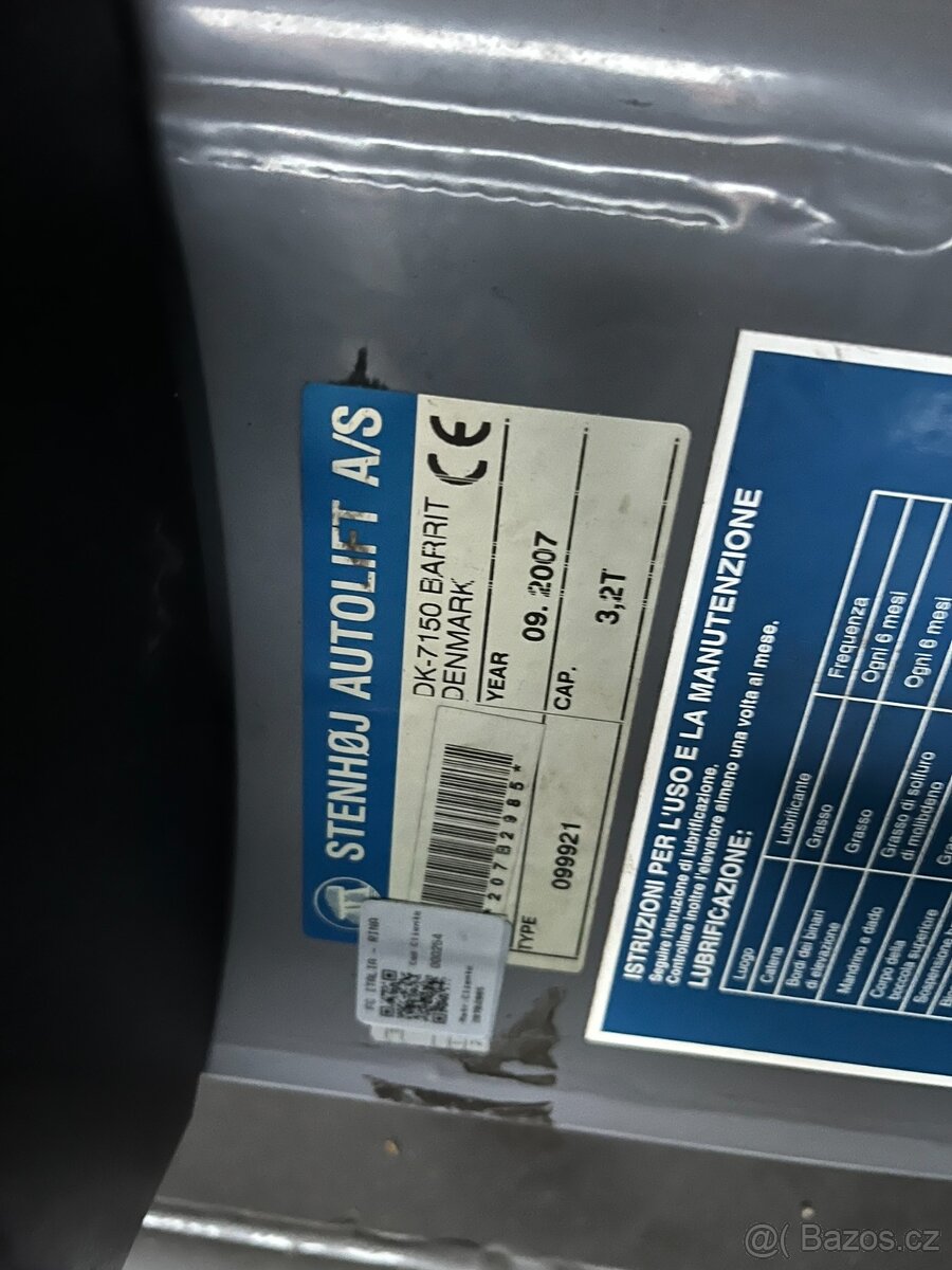 Dvousloupový zvedák Stenhoj - 2