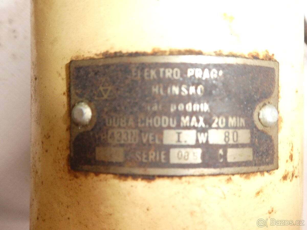 Starý motorek šlehače - 2