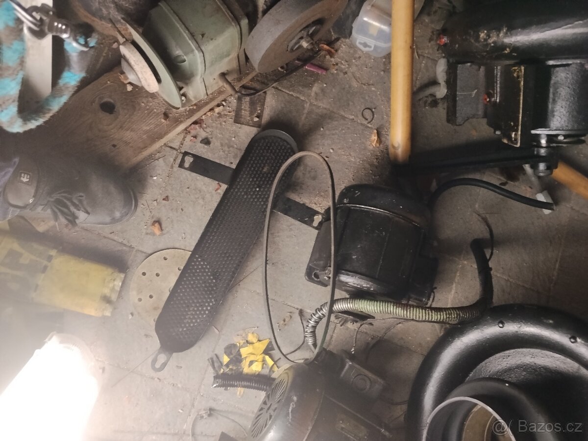 Vojenský ventilátor z atomového krytu bunkru - 2