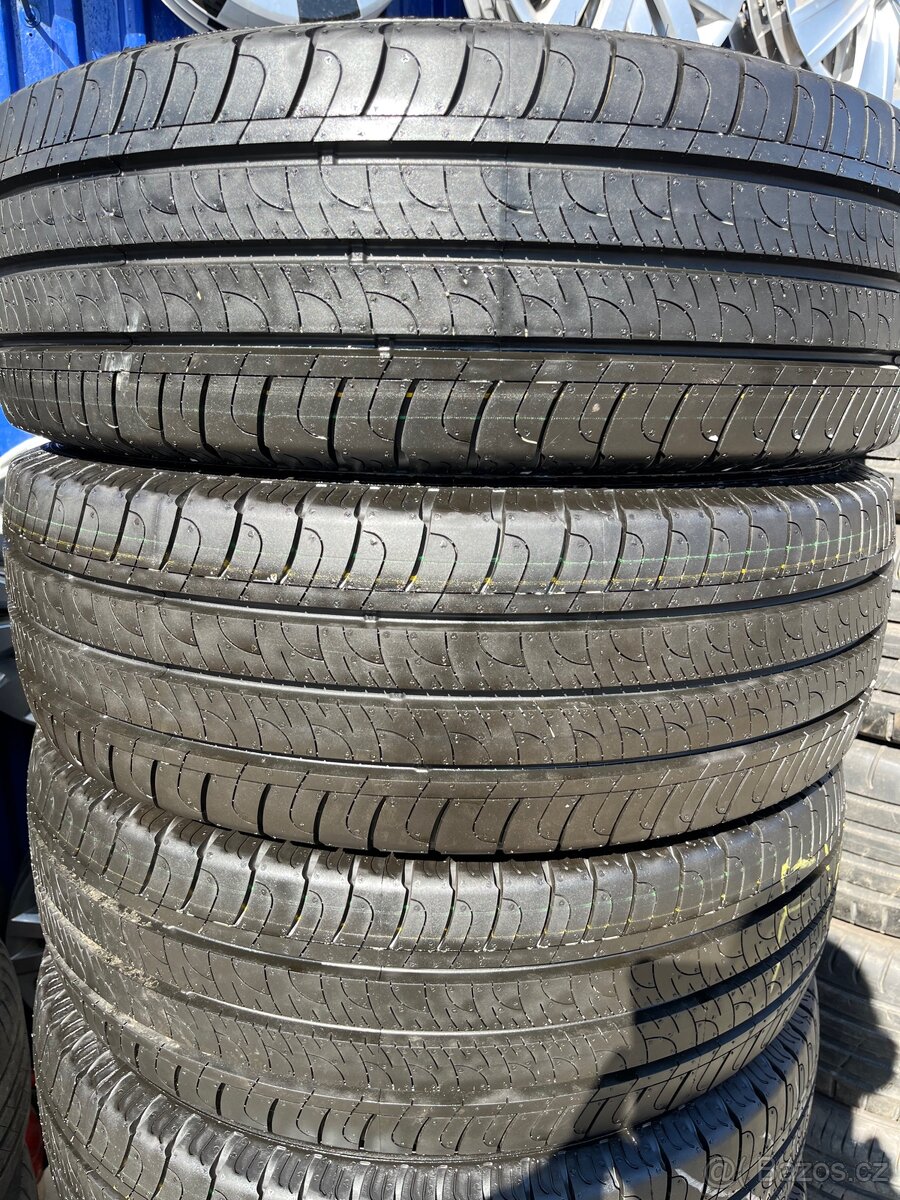 215/65 R16 C GoodYear Nove letni pneumatiky - 2