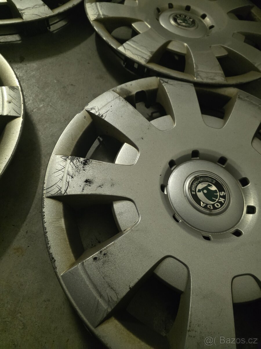 Poklice Škoda r16 - 2