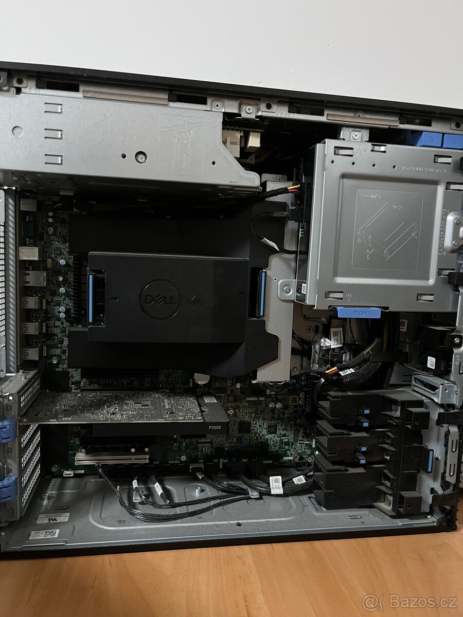 Dell Precision 5820 Tower - 2