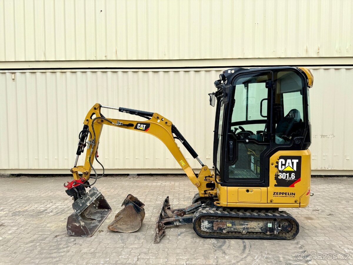 Minibagr CAT 301.6 - 2