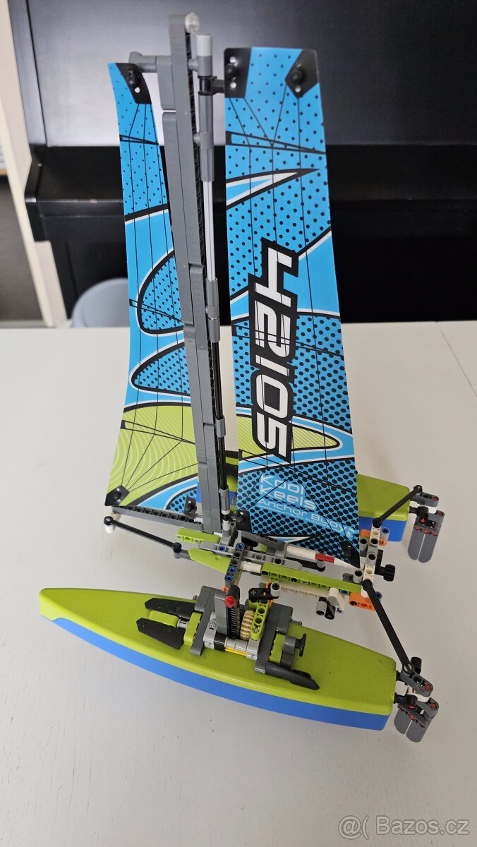 Lego 42105 Technic Katamaran použité - 2