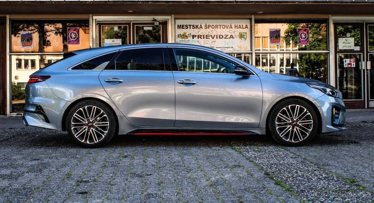 Kia ProCeed 1.6 T-GDi GT A/T - 2