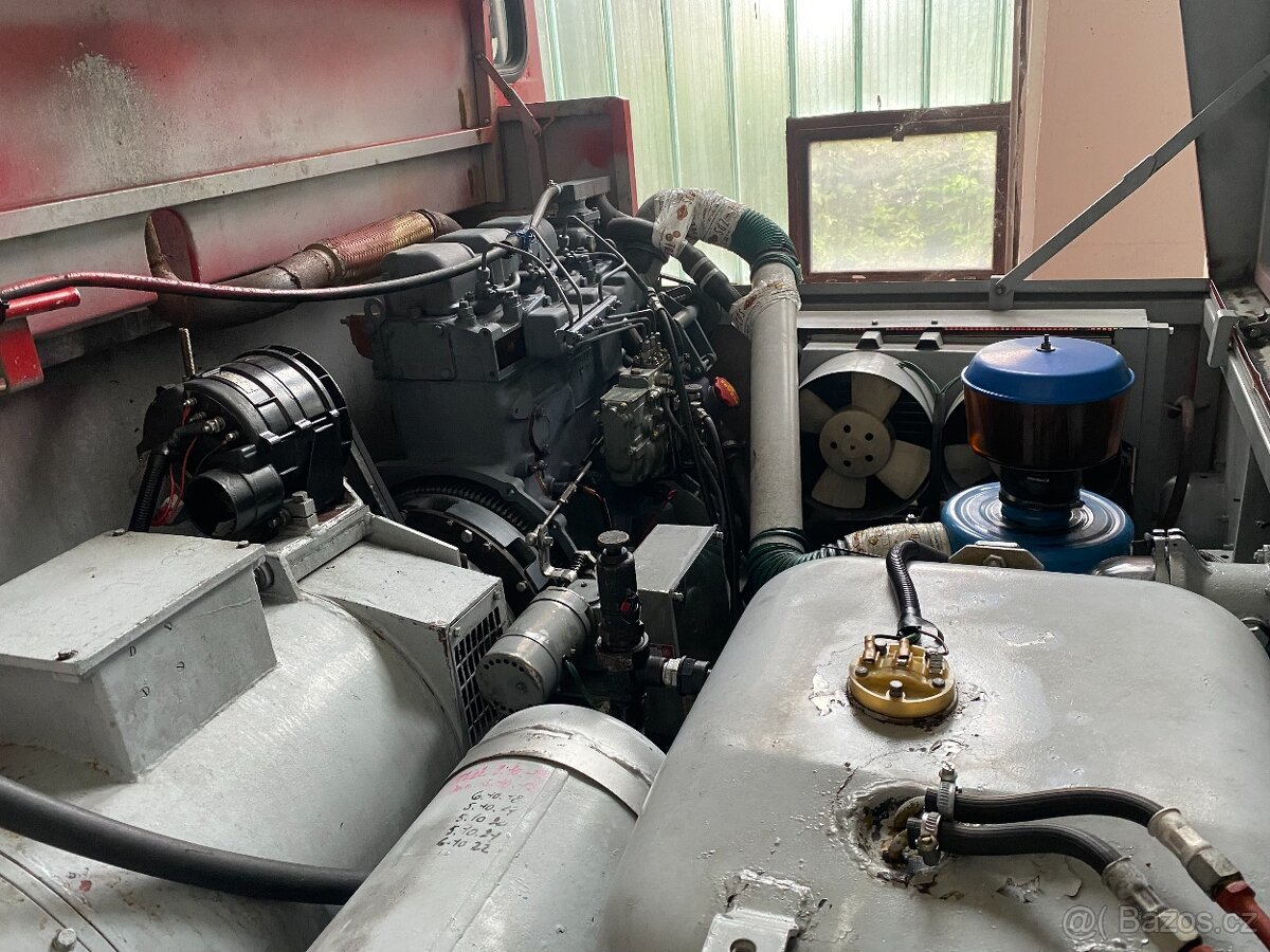 Lokomotiva T799005-4 - 2