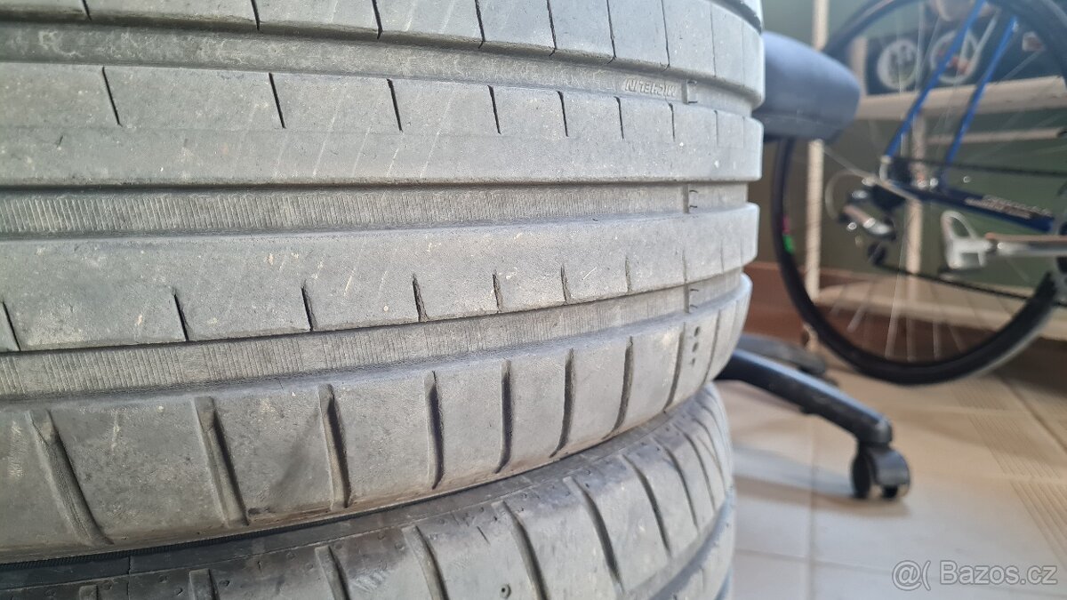 Michelin Pilot sport 5 R18 - 2