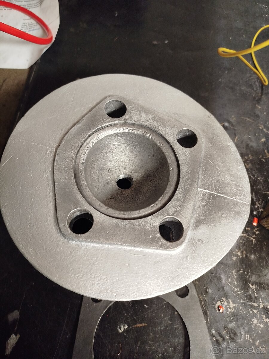 Prodám hlavu Jawa 250/353 Kývačka první typ, Jawa 250 Pérák - 2