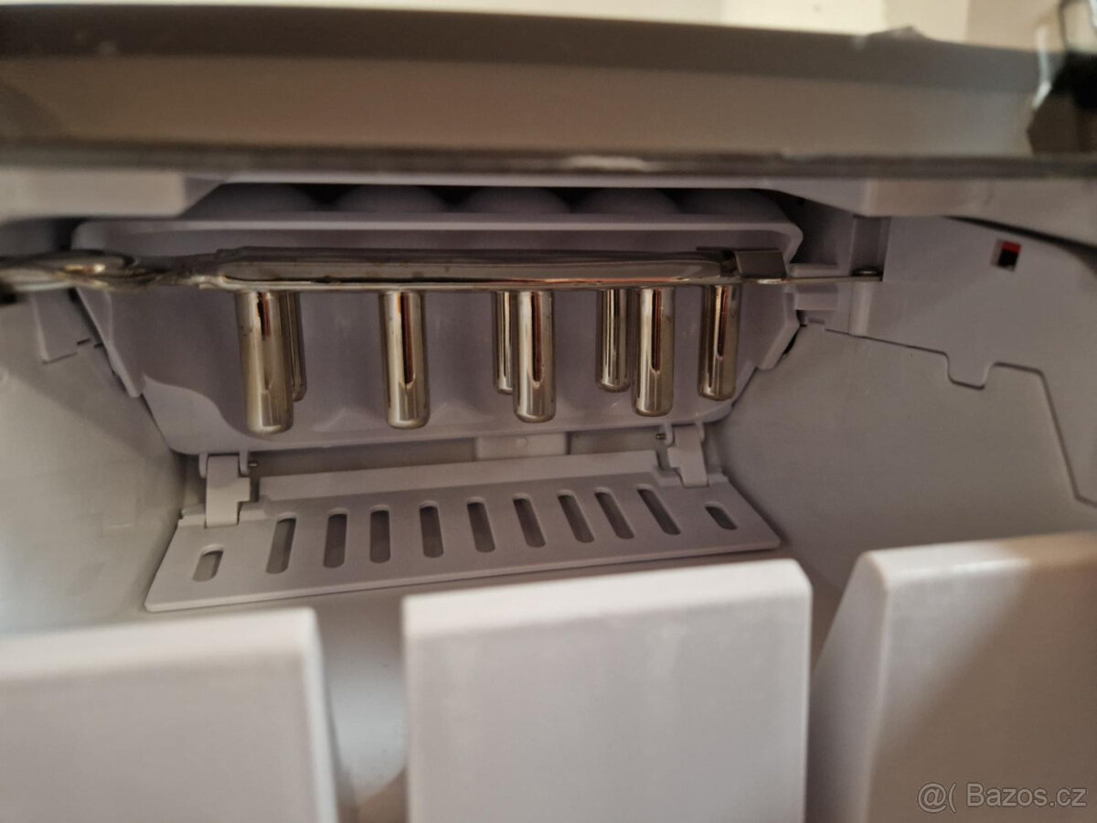 Výrobník ledu Klarstein Arctic Porter Silver - 2