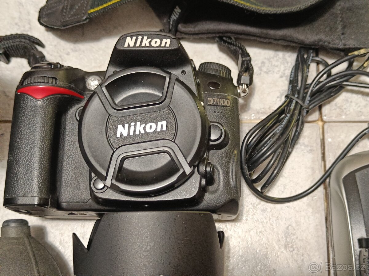 Nikon D7000 + 18-105 AF-S DX VR/ 32gb karta - 2