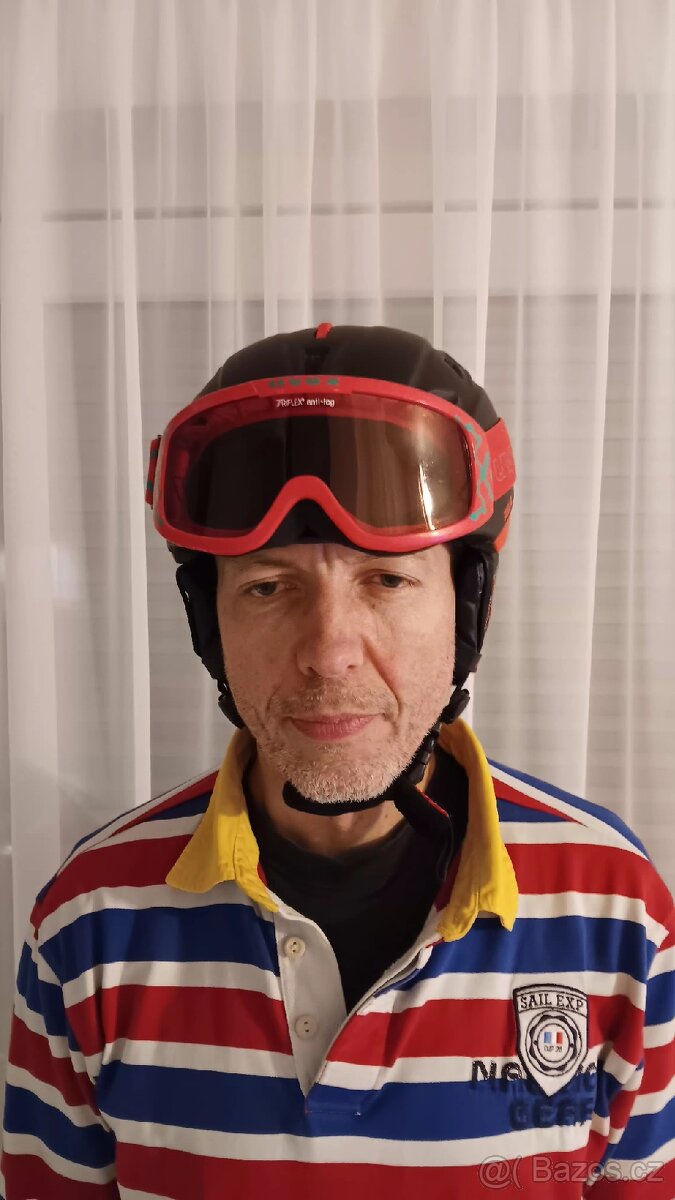 Lyžařská helma s brýlemi - 2